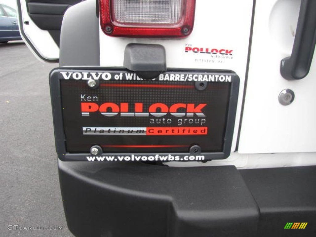 2011 Wrangler Sport 4x4 - Bright White / Black photo #35