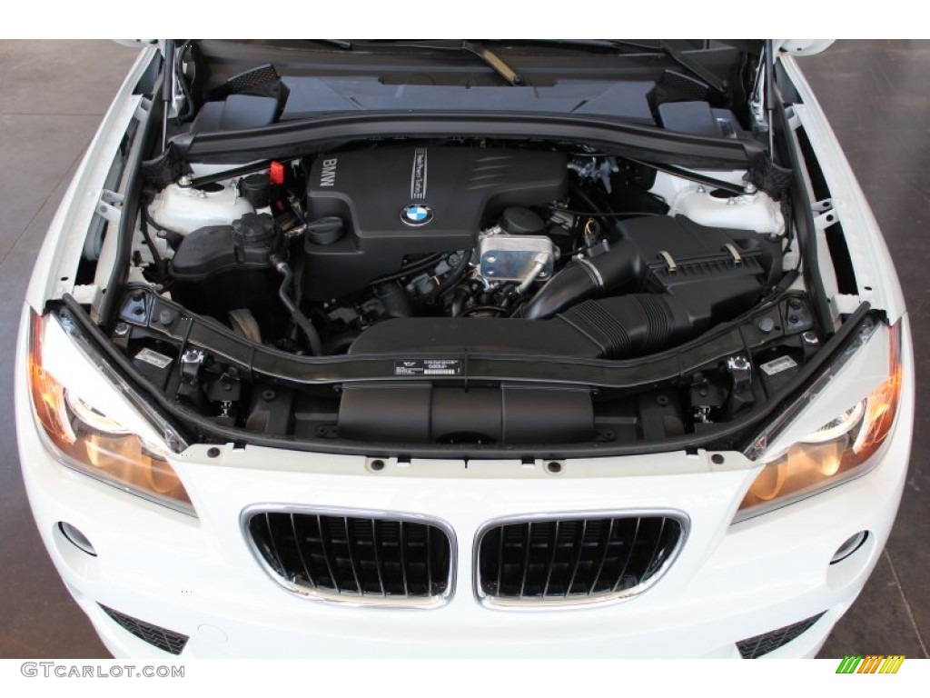 2014 BMW X1 sDrive28i Engine Photos