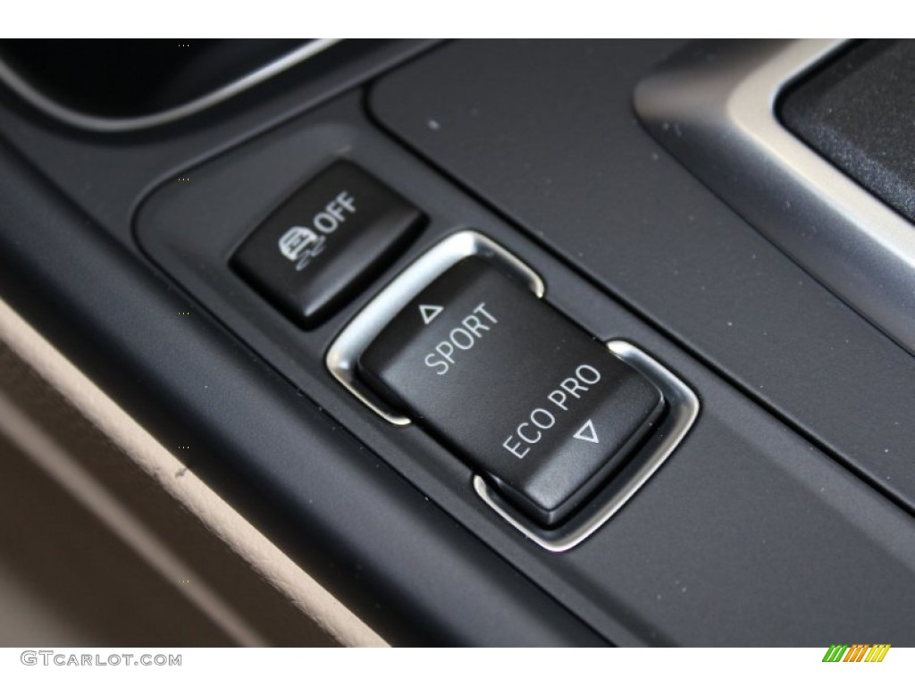 2013 BMW 3 Series 320i Sedan Controls Photo #83409334