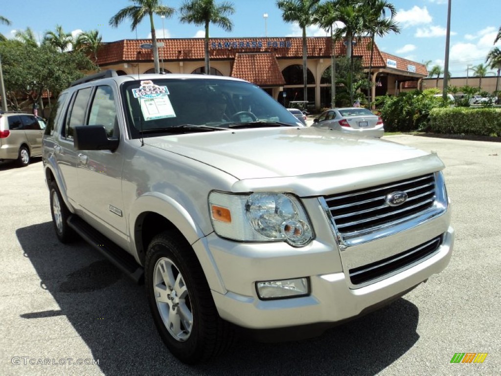 Silver Birch Metallic Ford Explorer