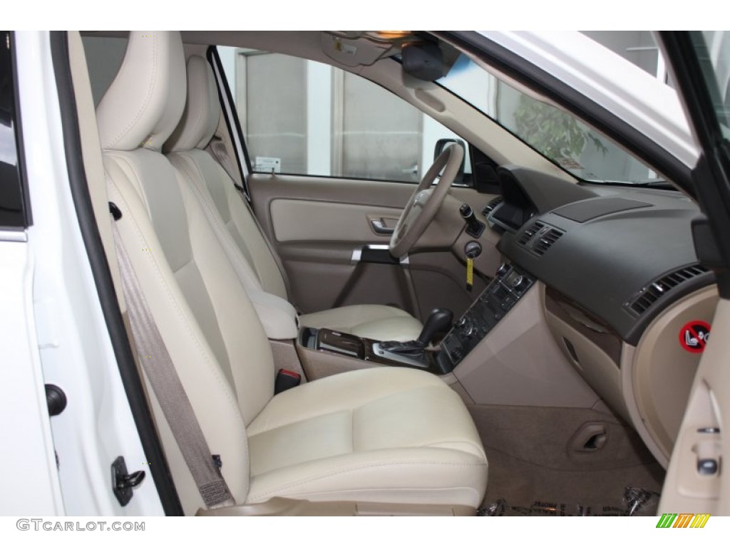 2009 Volvo XC90 3.2 Front Seat Photos