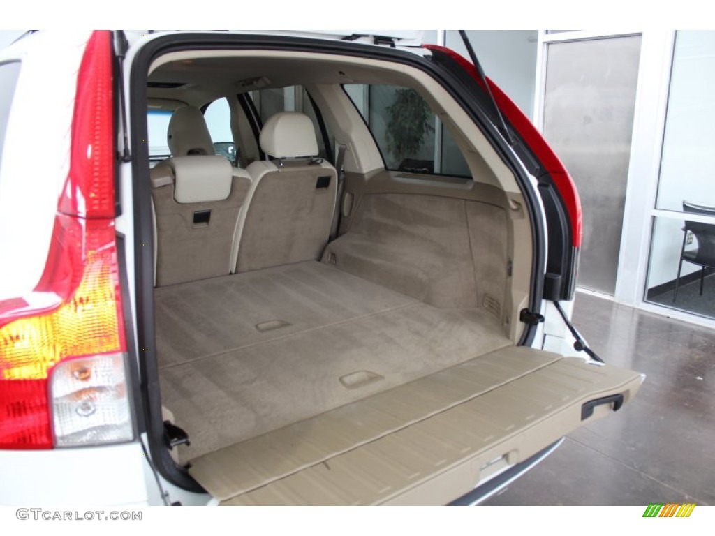 2009 Volvo XC90 3.2 Trunk Photos