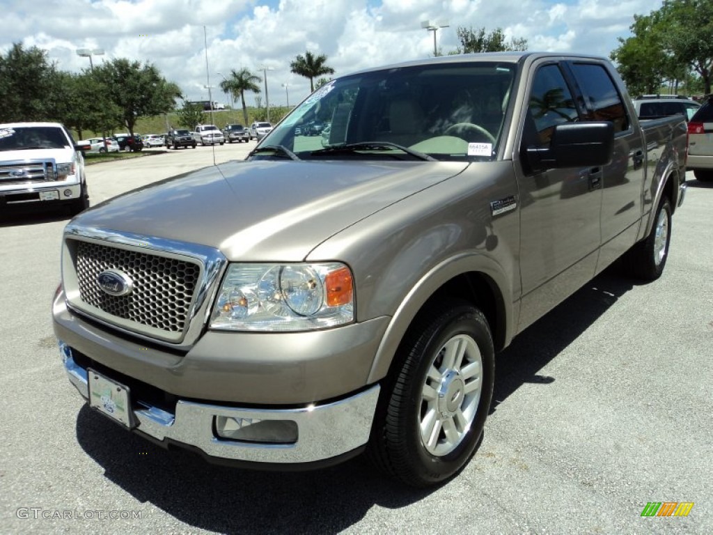 2004 F150 Lariat SuperCrew - Arizona Beige Metallic / Tan photo #13