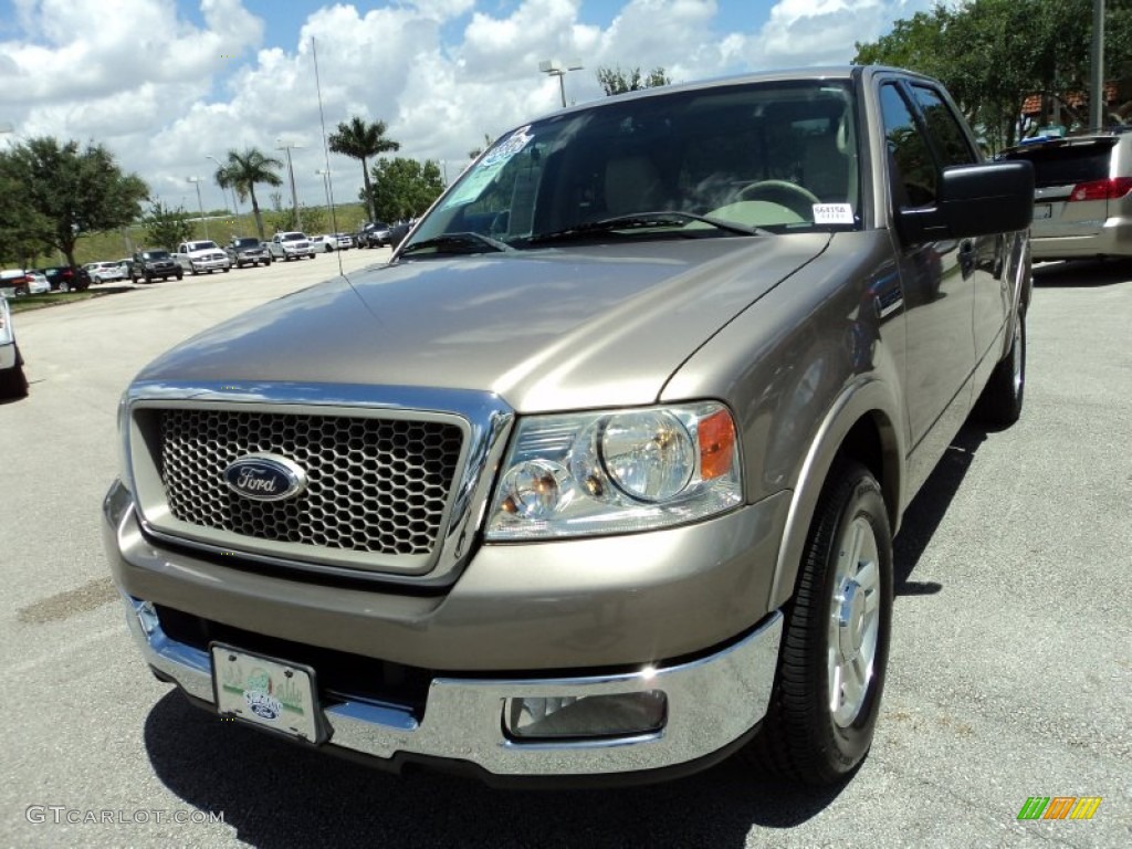 2004 F150 Lariat SuperCrew - Arizona Beige Metallic / Tan photo #14