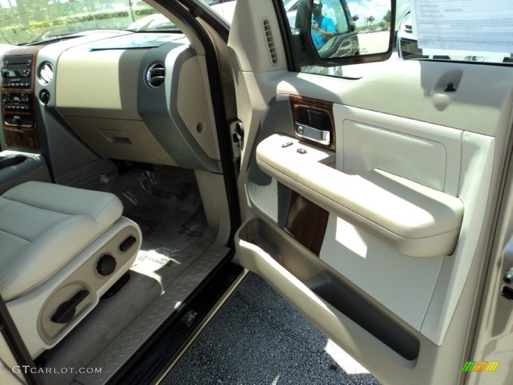 2004 F150 Lariat SuperCrew - Arizona Beige Metallic / Tan photo #19