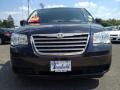 2009 Brilliant Black Crystal Pearl Chrysler Town & Country LX  photo #2