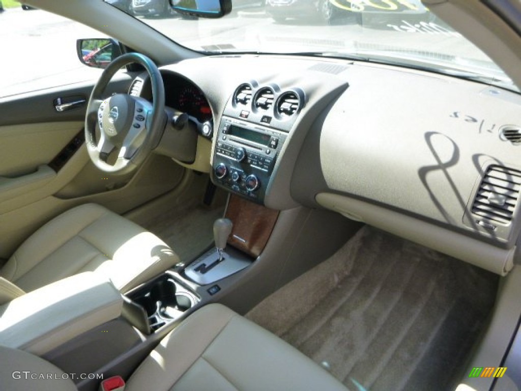2009 Altima 2.5 SL - Sonoran Sand Metallic / Blond photo #11