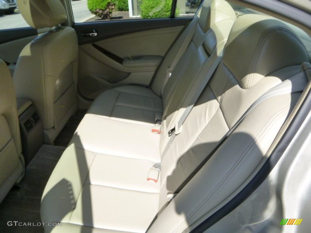 2009 Altima 2.5 SL - Sonoran Sand Metallic / Blond photo #16