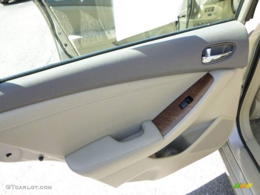 2009 Altima 2.5 SL - Sonoran Sand Metallic / Blond photo #18