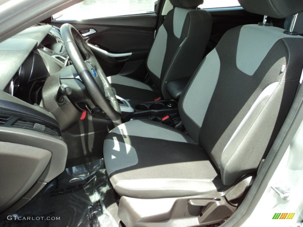 2012 Focus SE Sport 5-Door - Ingot Silver Metallic / Two-Tone Sport photo #19