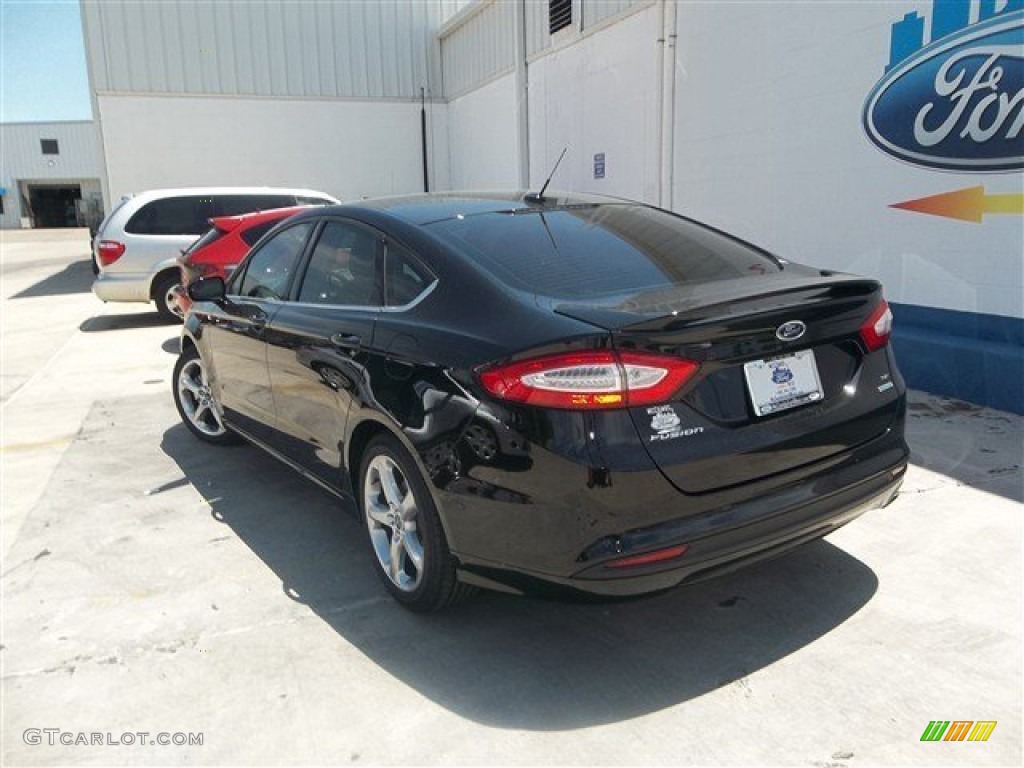 2013 Fusion SE 1.6 EcoBoost - Tuxedo Black Metallic / Charcoal Black photo #2