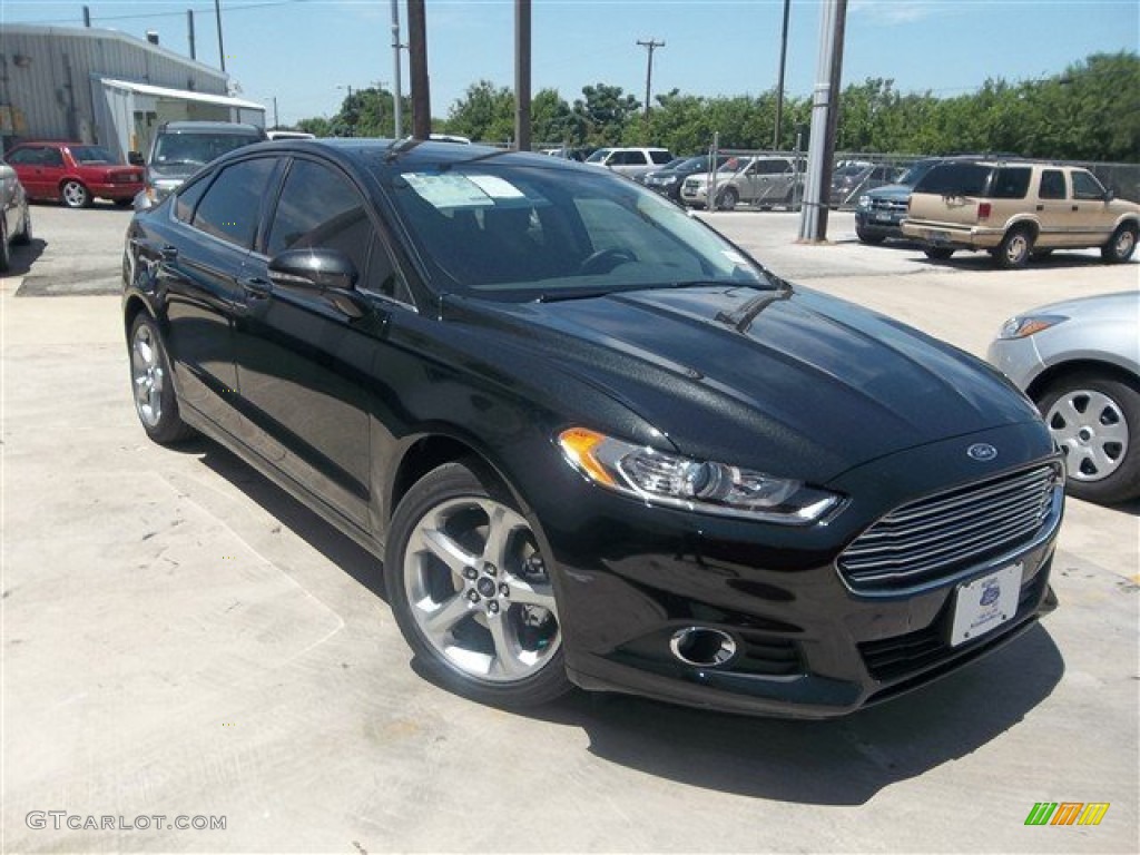 2013 Fusion SE 1.6 EcoBoost - Tuxedo Black Metallic / Charcoal Black photo #5