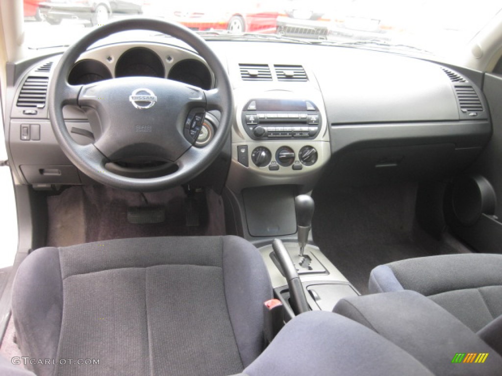 2003 Altima 2.5 S - Cloud White / Charcoal photo #17