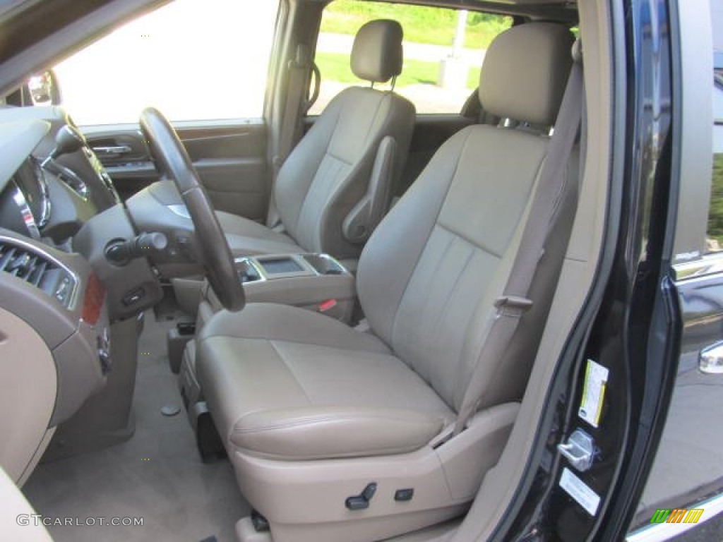2011 Town & Country Touring - L - Brilliant Black Crystal Pearl / Black/Light Graystone photo #12