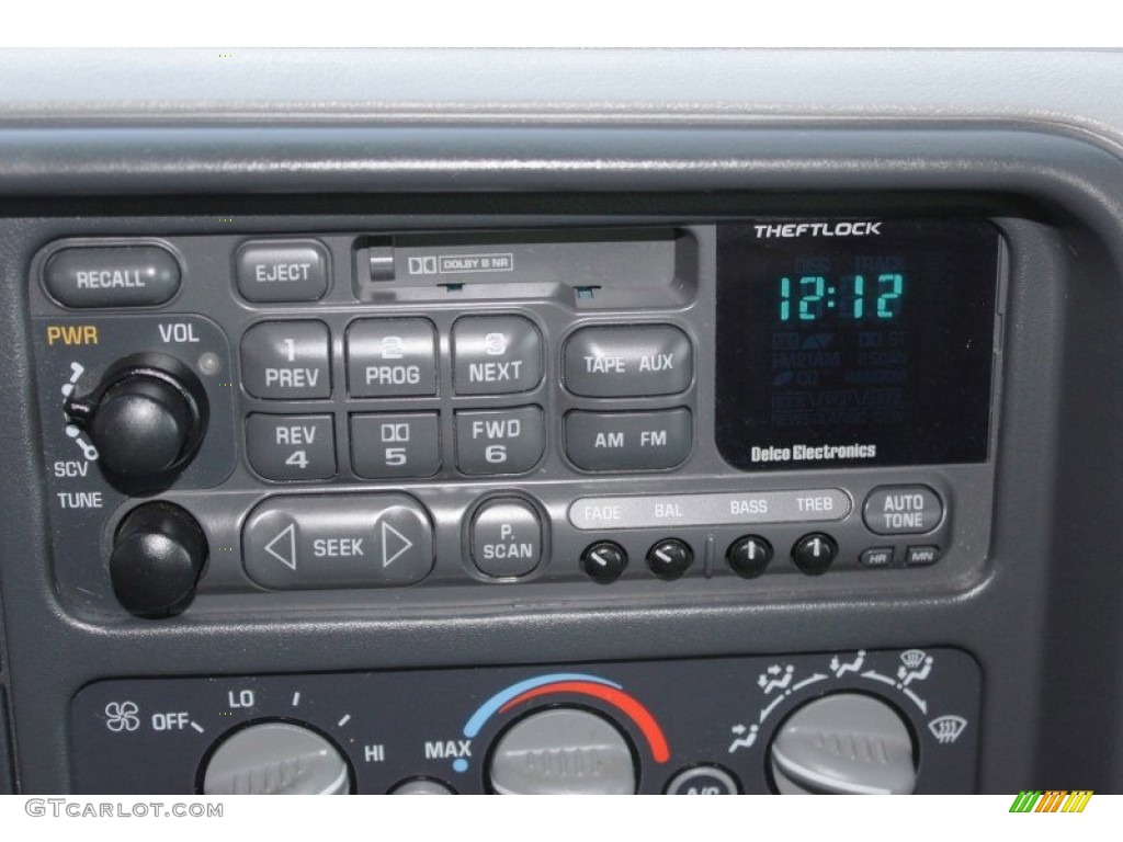 2000 GMC Sierra 3500 SLE Extended Cab Dually Audio System Photo #83425162
