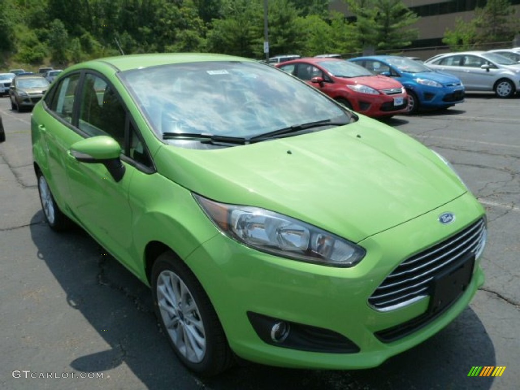 Green Envy 2014 Ford Fiesta SE Sedan Exterior Photo #83433178