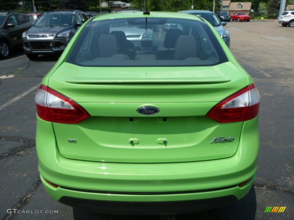 2014 Fiesta SE Sedan - Green Envy / Charcoal Black photo #3