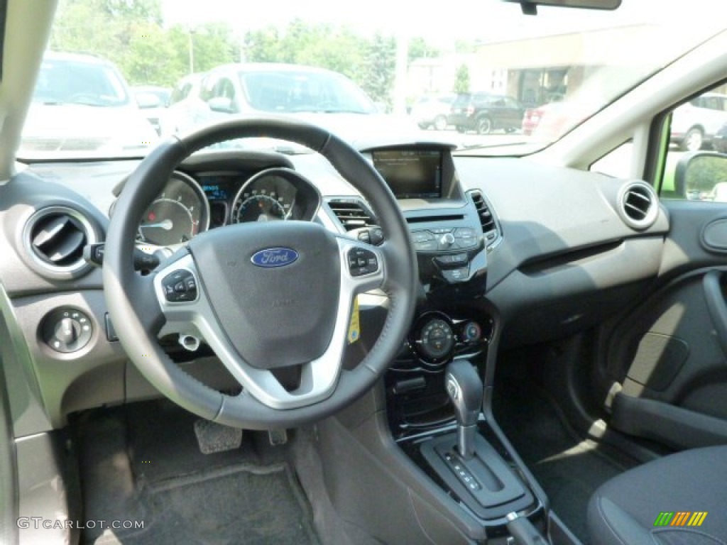 2014 Ford Fiesta SE Sedan Charcoal Black Dashboard Photo #83433400