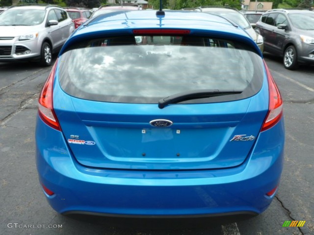 2013 Fiesta SE Hatchback - Blue Candy / Charcoal Black photo #3