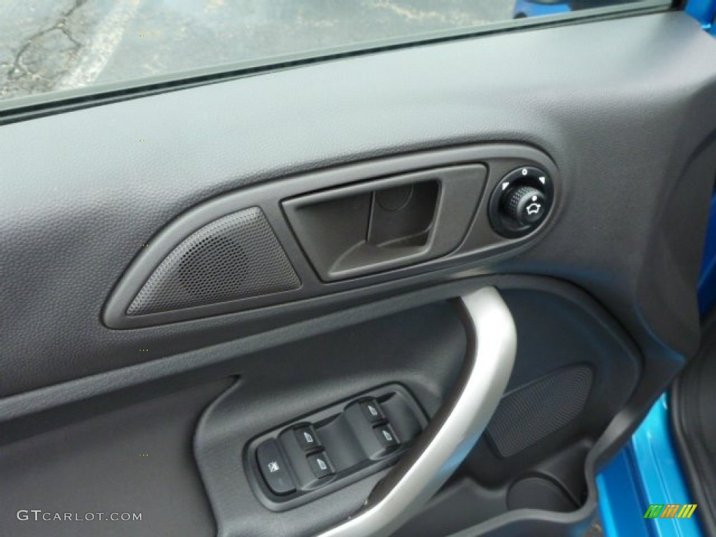 2013 Fiesta SE Hatchback - Blue Candy / Charcoal Black photo #11