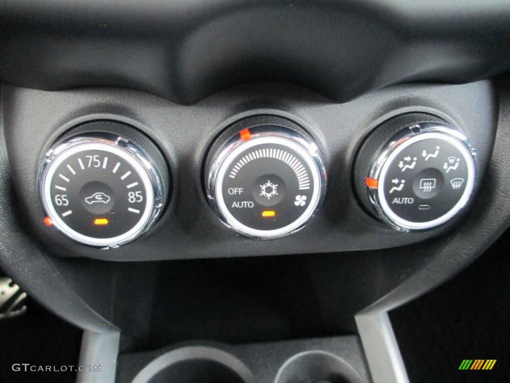 2013 Mitsubishi Outlander Sport LE AWD Controls Photo #83437366