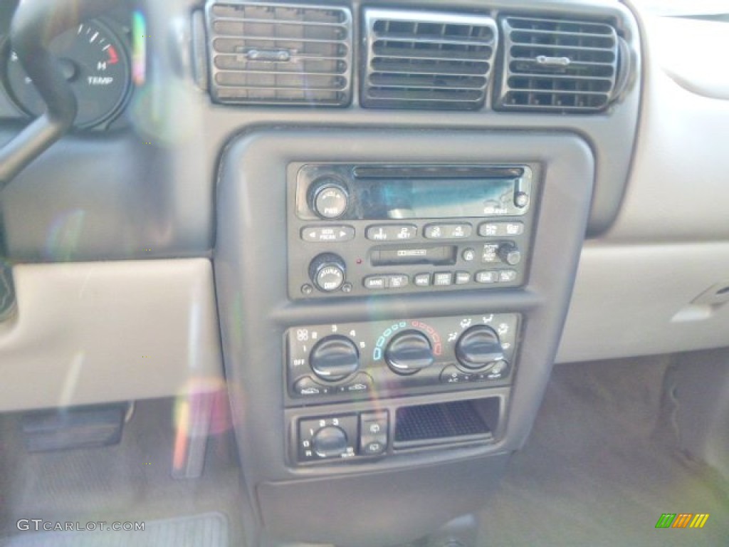 2002 Venture  - Galaxy Silver Metallic / Medium Gray photo #12
