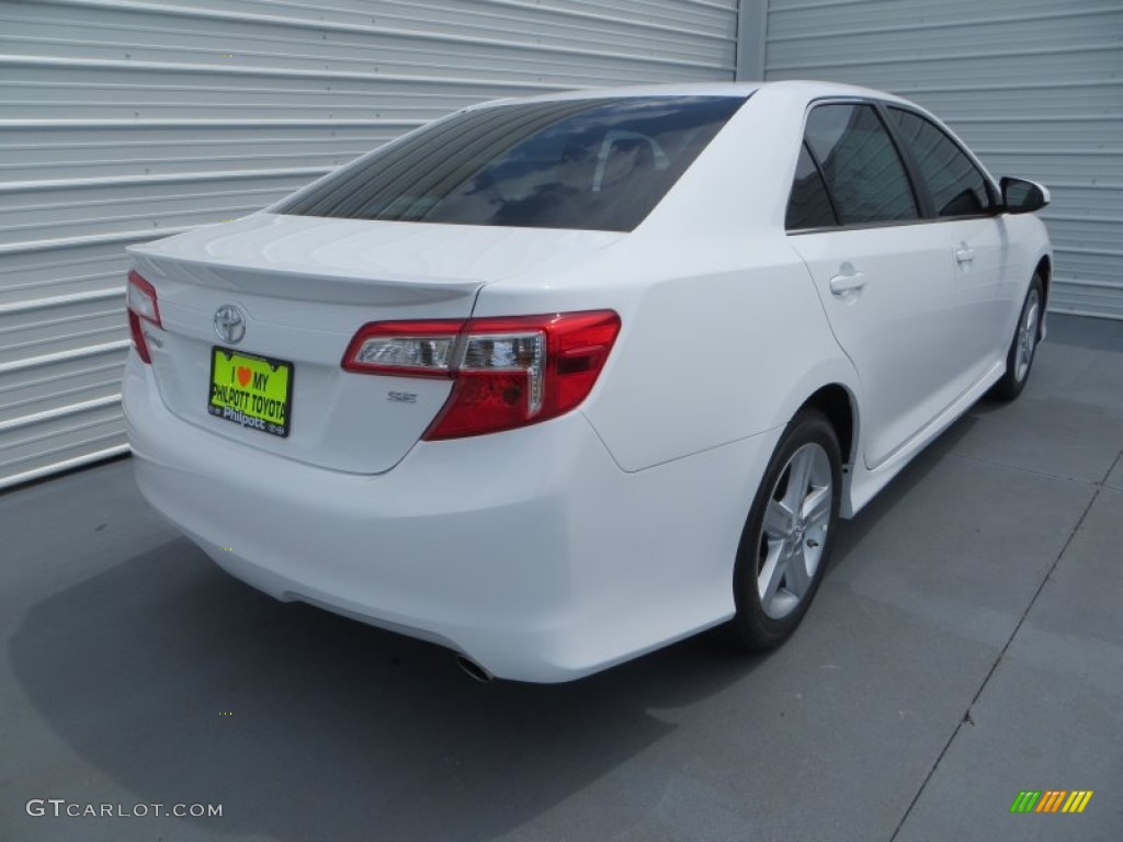 2013 Camry SE - Super White / Black photo #4