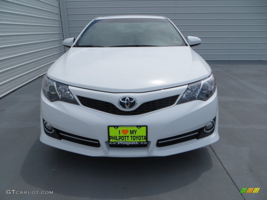 2013 Camry SE - Super White / Black photo #8