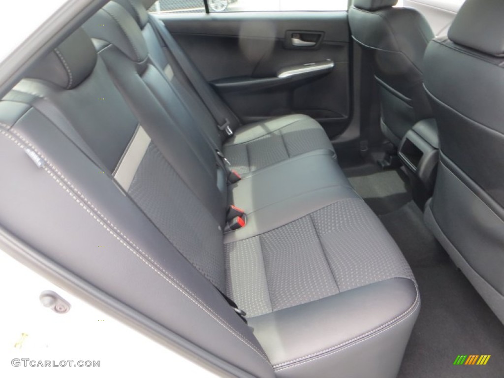 2013 Camry SE - Super White / Black photo #21