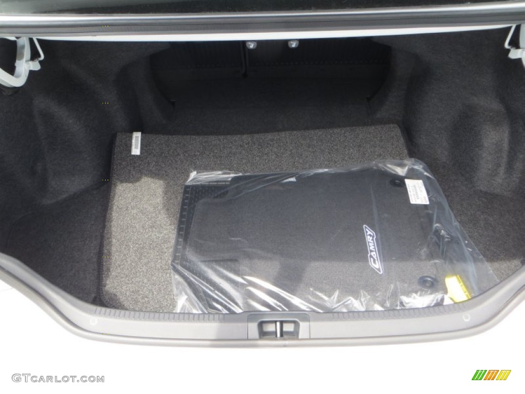 2013 Camry SE - Super White / Black photo #22