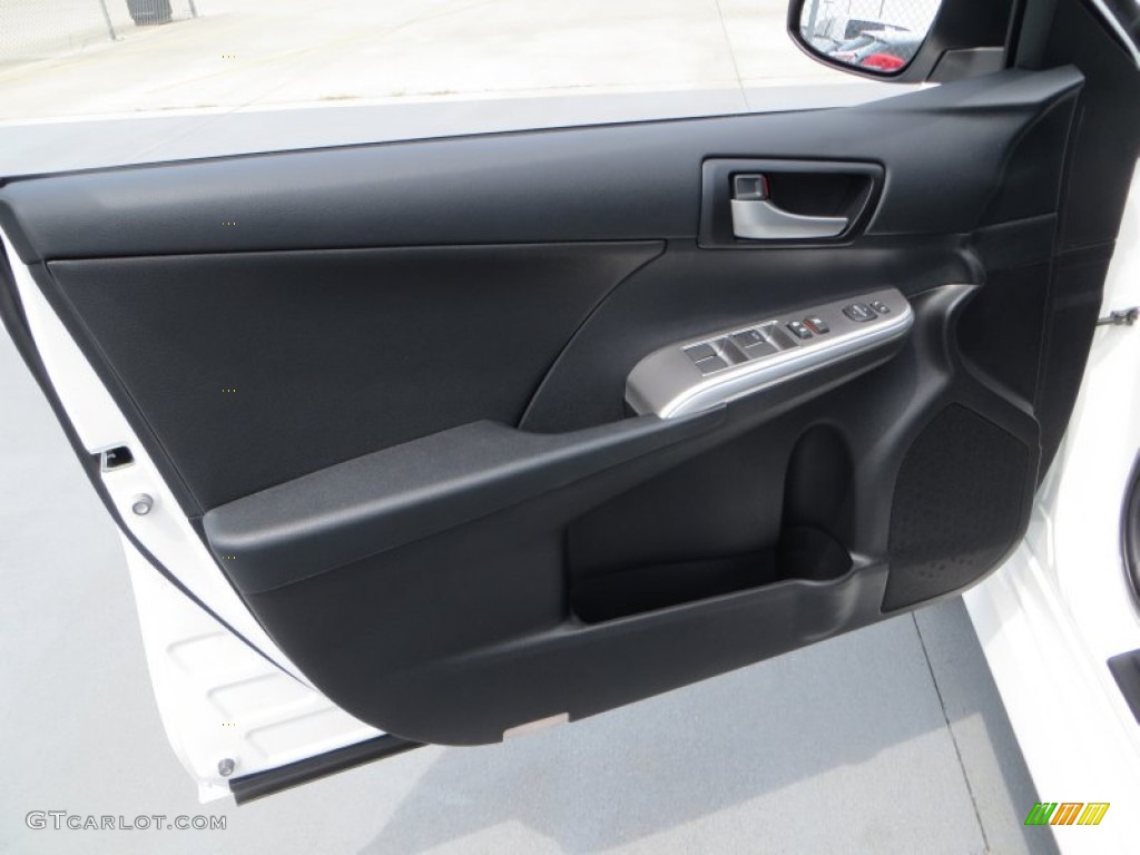 2013 Camry SE - Super White / Black photo #23
