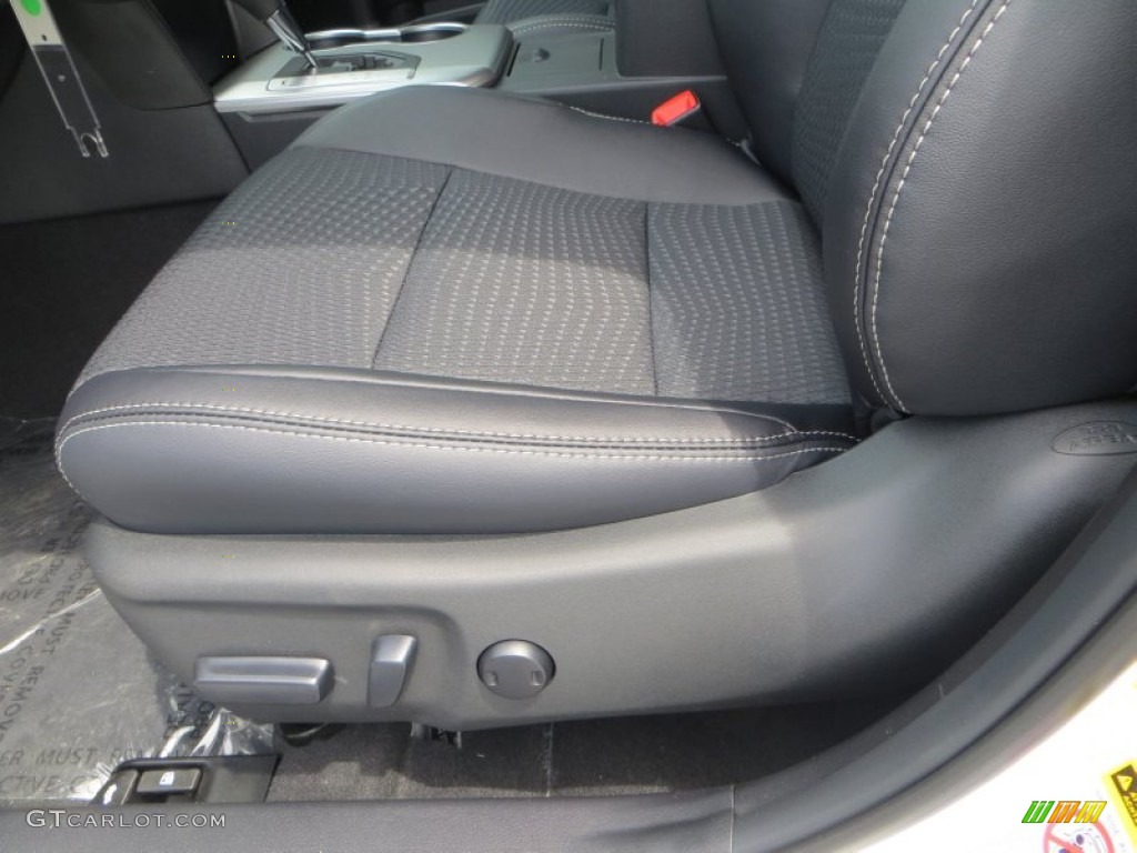 2013 Camry SE - Super White / Black photo #25