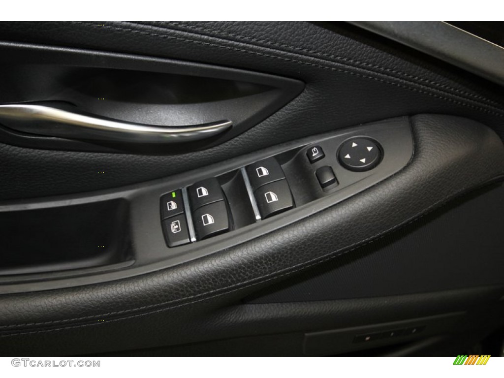 2011 5 Series 550i Sedan - Black Sapphire Metallic / Black photo #15