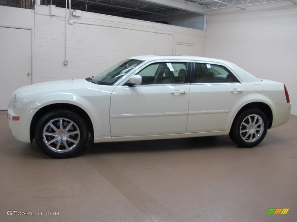 Cool Vanilla 2007 Chrysler 300 Touring AWD Exterior Photo #83447890