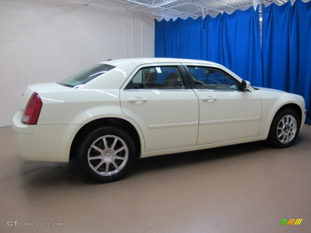 Cool Vanilla 2007 Chrysler 300 Touring AWD Exterior Photo #83447995