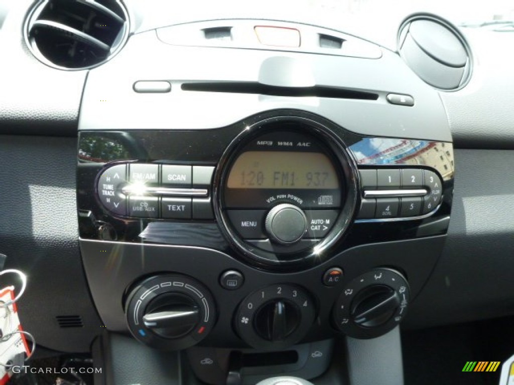 2013 Mazda MAZDA2 Sport Controls Photo #83448334