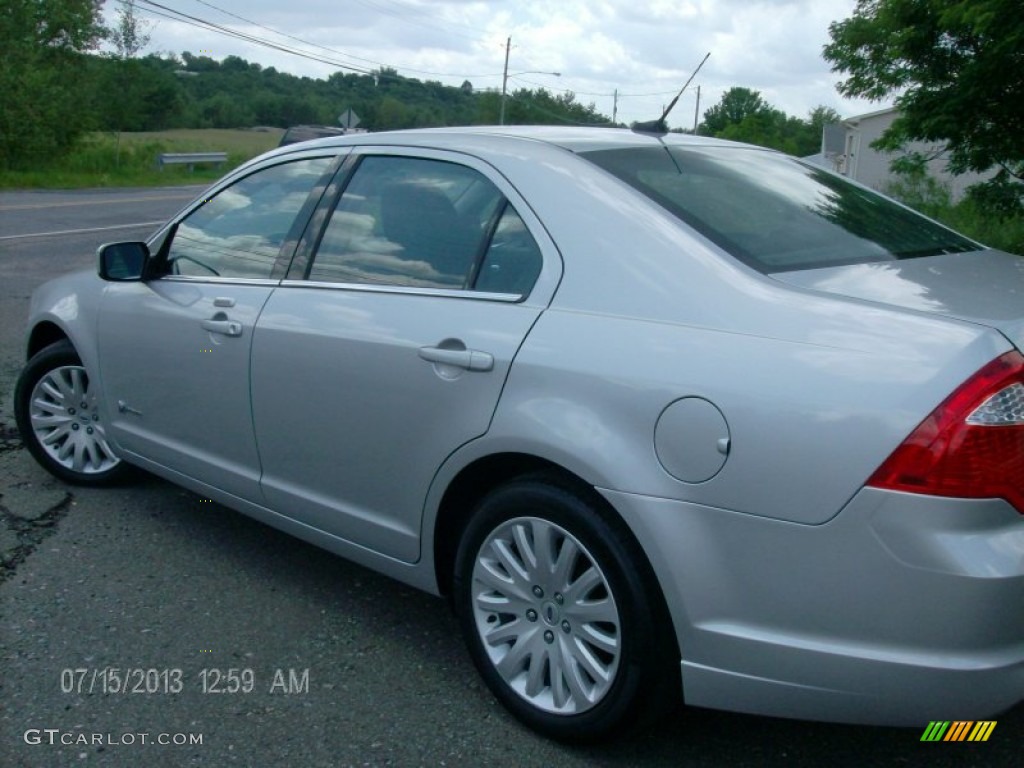 2010 Fusion Hybrid - Brilliant Silver Metallic / Medium Light Stone photo #5