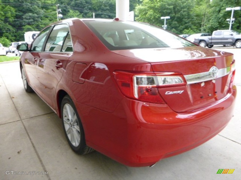 2013 Camry XLE V6 - Barcelona Red Metallic / Ivory photo #4