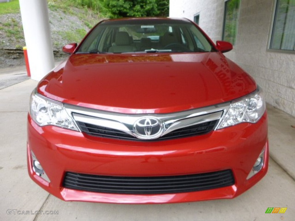 2013 Camry XLE V6 - Barcelona Red Metallic / Ivory photo #6