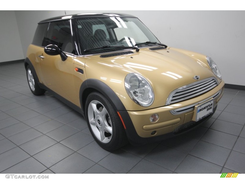 2003 Cooper Hardtop - Solid Gold Metallic / Panther Black photo #1