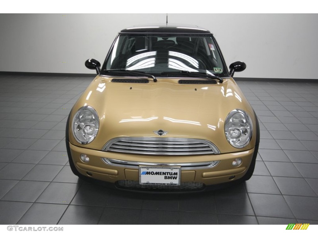 2003 Cooper Hardtop - Solid Gold Metallic / Panther Black photo #6