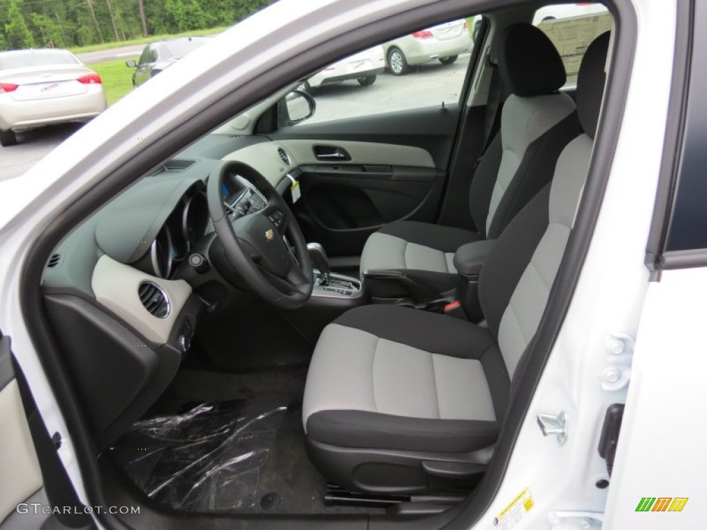 2014 Chevrolet Cruze LS Front Seat Photo #83460928
