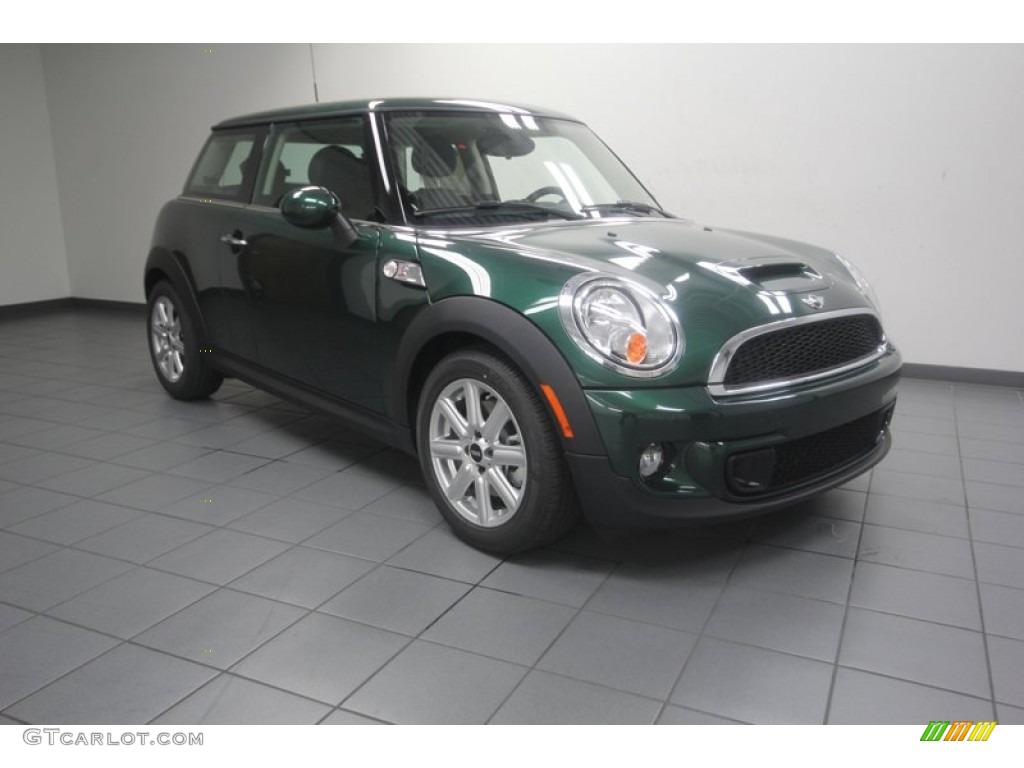 2013 Cooper S Hardtop - British Racing Green II Metallic / Carbon Black photo #1