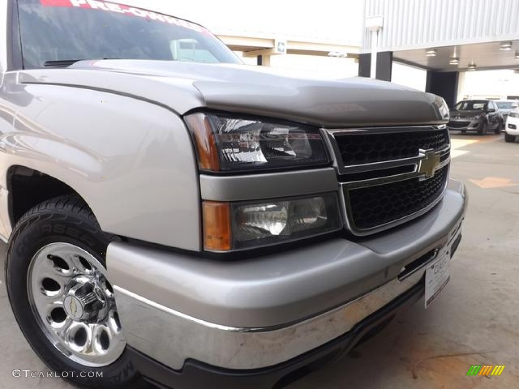 2006 Silverado 1500 LS Crew Cab - Silver Birch Metallic / Dark Charcoal photo #14