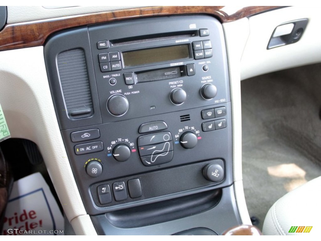 2005 Volvo S80 2.5T Controls Photo #83464861