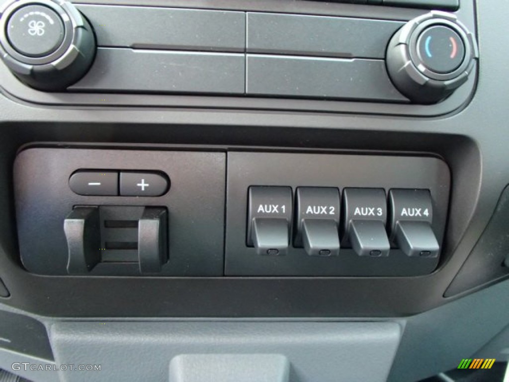 2013 Ford F350 Super Duty XL SuperCab 4x4 Utility Truck Controls Photos