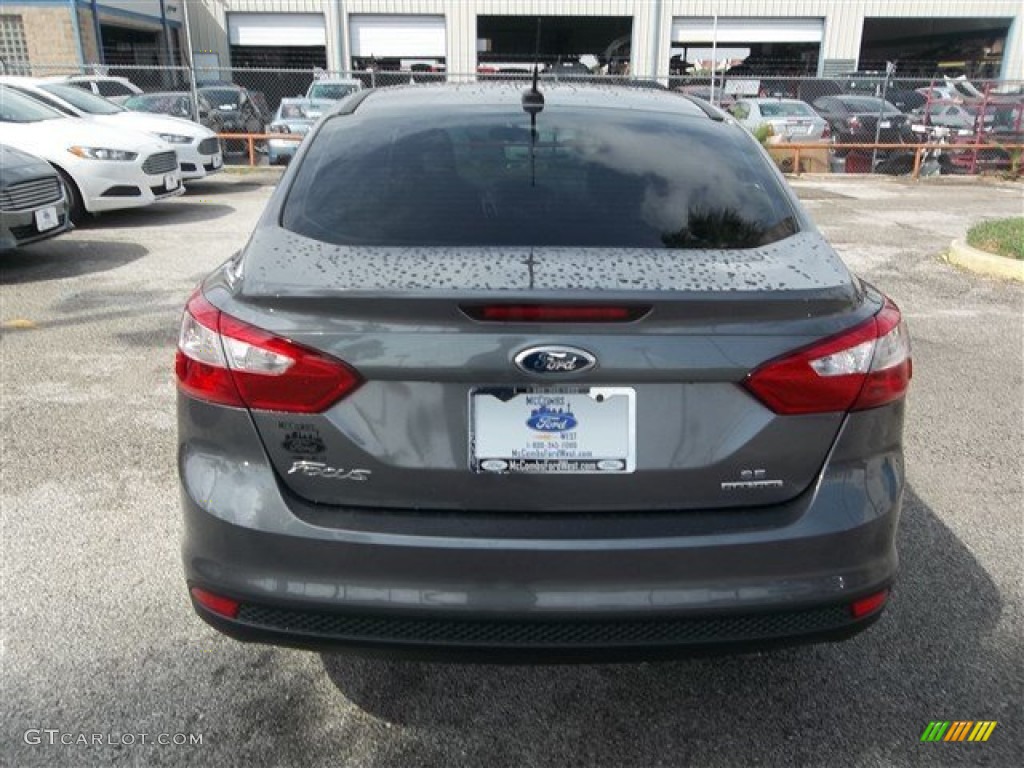 2013 Focus SE Sedan - Sterling Gray / Charcoal Black photo #3