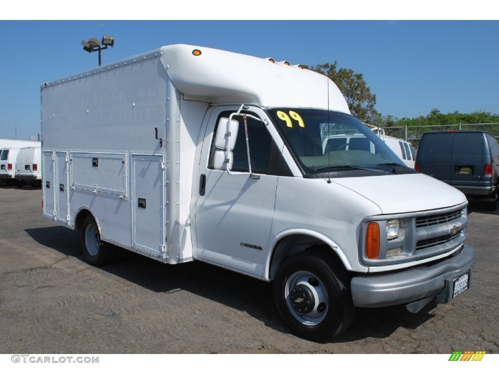 Summit White 1999 Chevrolet Express Cutaway 3500 Commercial Van Exterior Photo #83476007