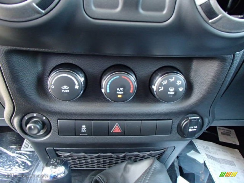 2013 Wrangler Sport S 4x4 - Commando Green / Black photo #15