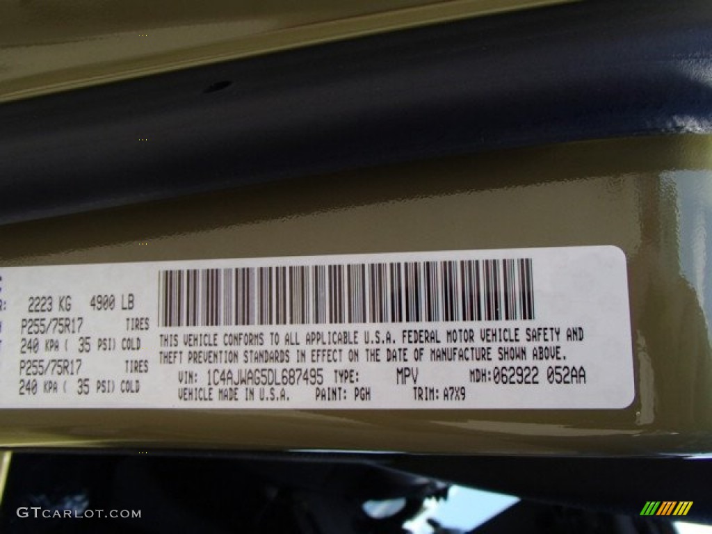 2013 Wrangler Sport S 4x4 - Commando Green / Black photo #20